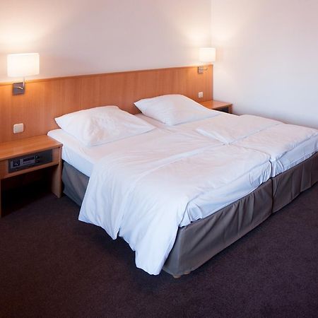 Angler Hof Hotel Süderbrarup Buitenkant foto
