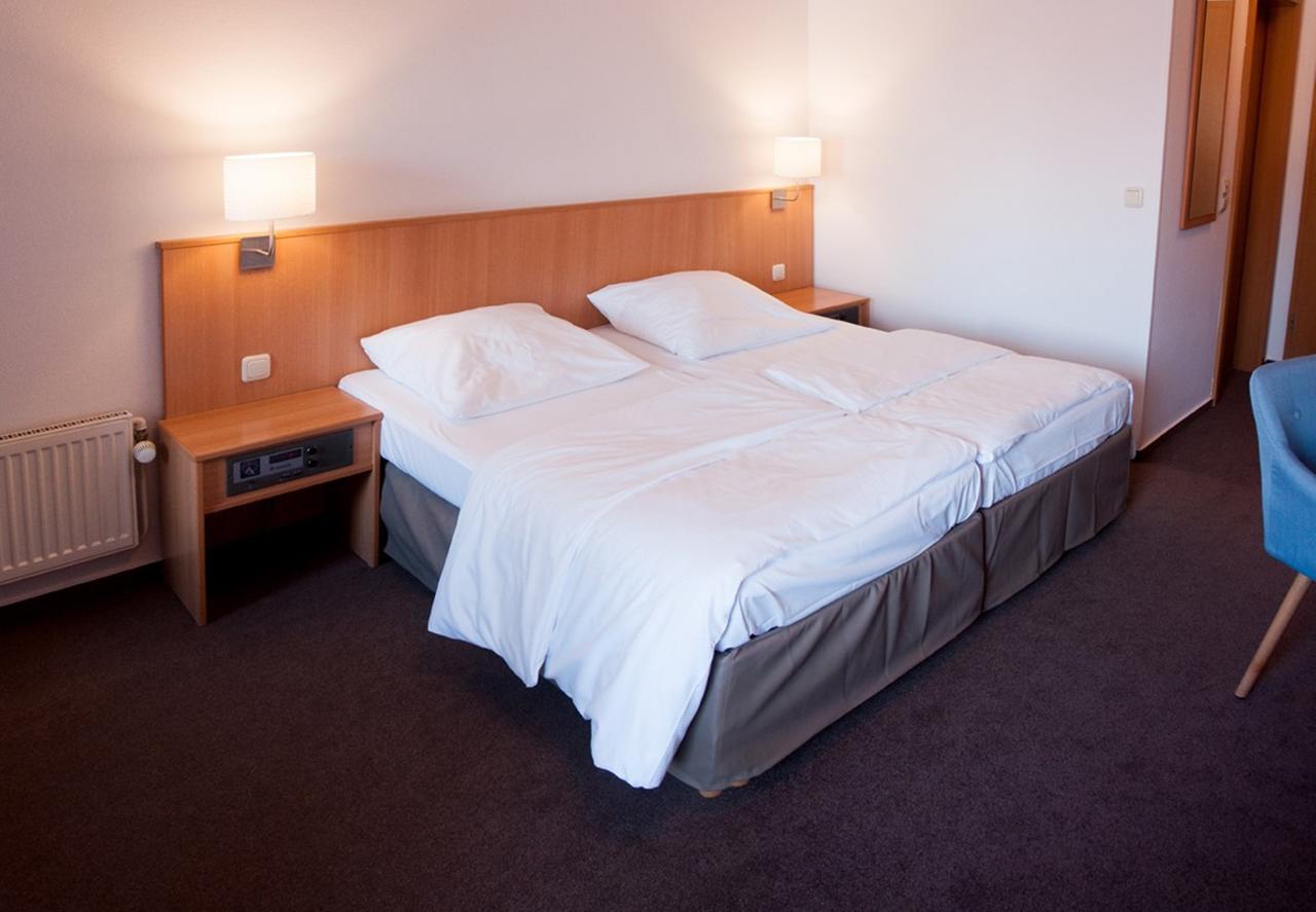 Angler Hof Hotel Süderbrarup Buitenkant foto