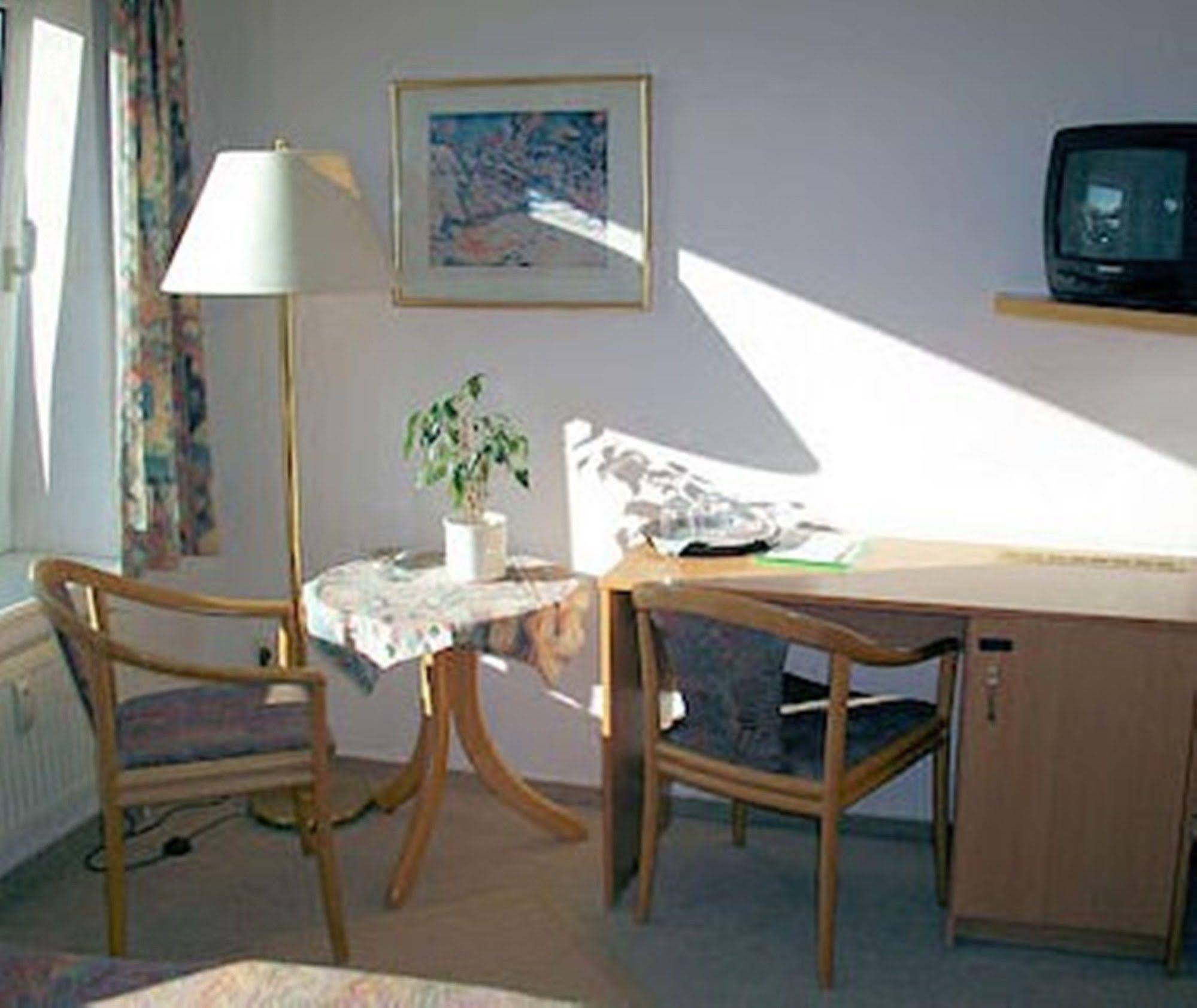 Angler Hof Hotel Süderbrarup Buitenkant foto