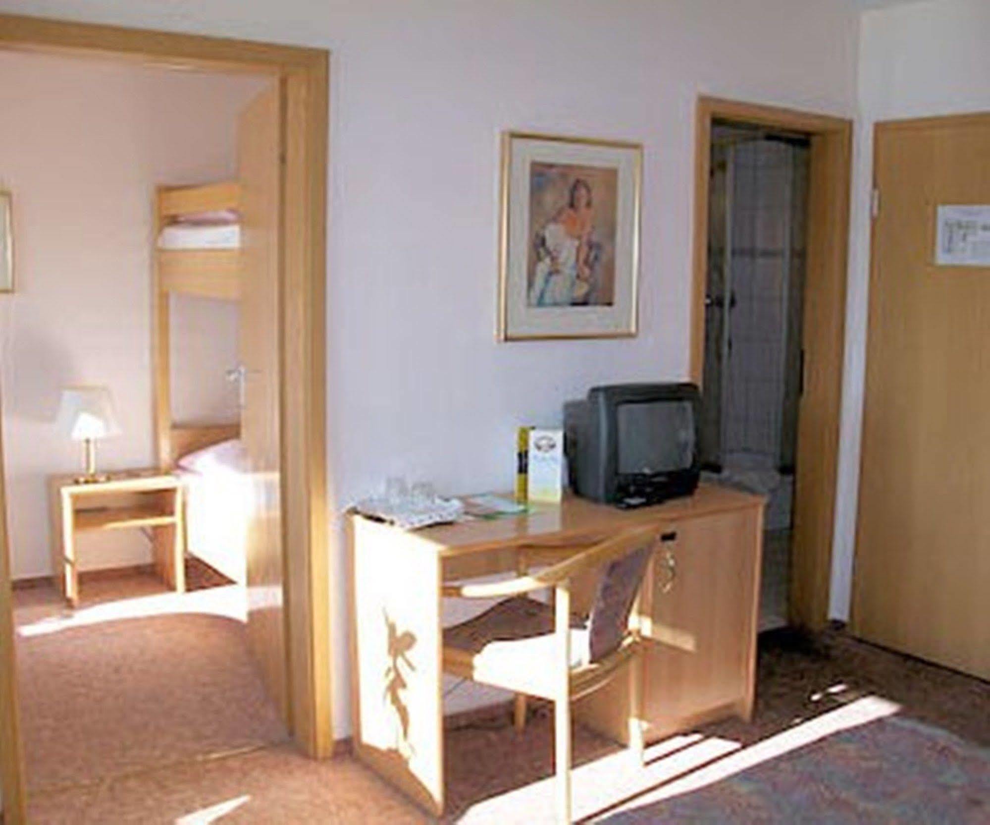 Angler Hof Hotel Süderbrarup Buitenkant foto