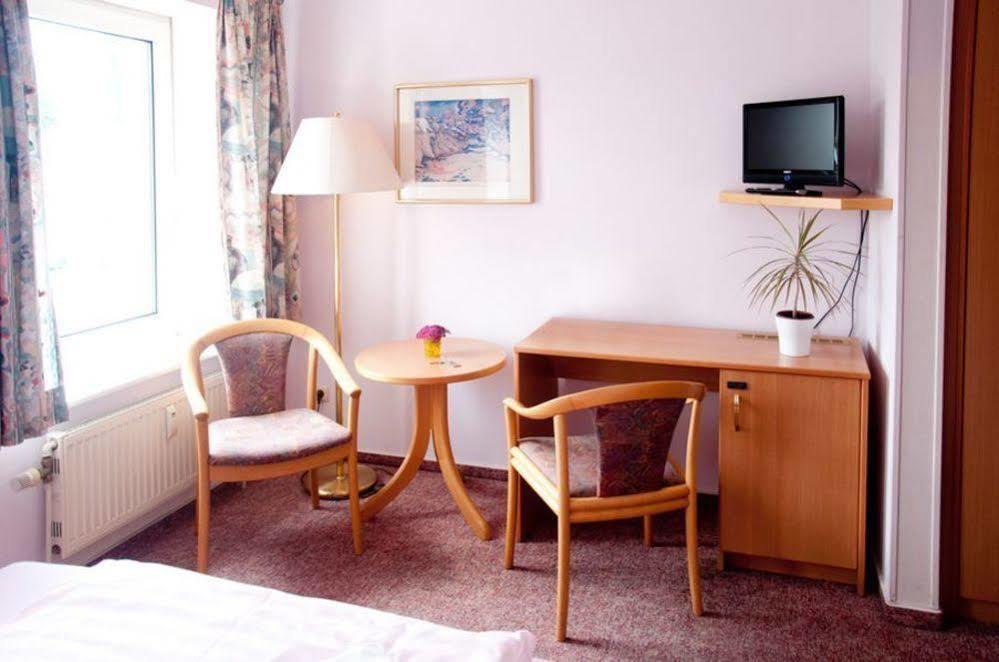 Angler Hof Hotel Süderbrarup Buitenkant foto